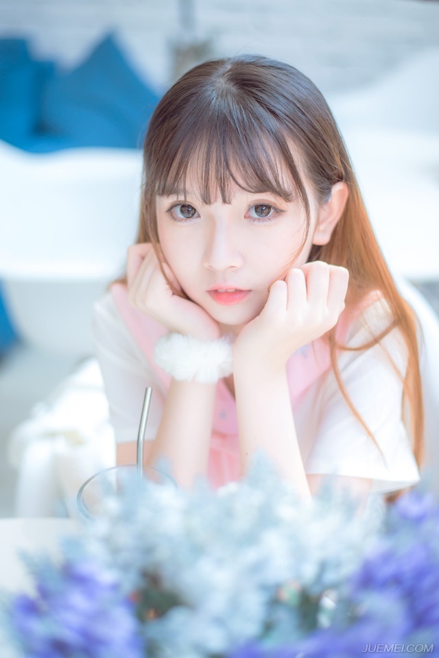 击败不等于击倒，跌倒了，爬起来，想一想，为什么跌倒了，然后继续努力，把让自己跌倒的石头搬掉或绕过去，不就解决问题了吗！